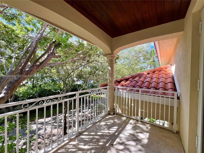 Building Photo - 573 Satinwood Dr