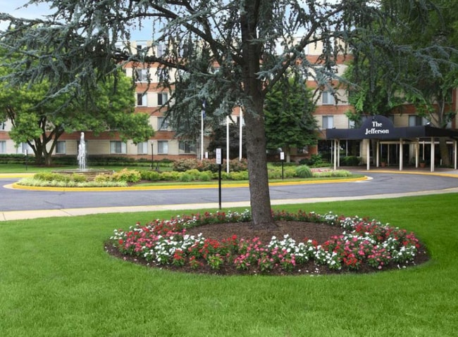 Building Photo - 6166 Leesburg Pike