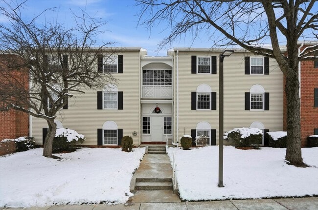 Building Photo - 5 Lough Mask Ct