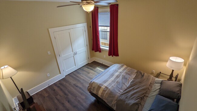 Building Photo - 1738 Allen St