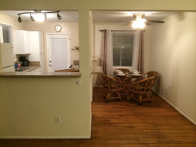 Building Photo - 536 39th W St