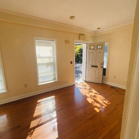 Building Photo - 238 S 44th St