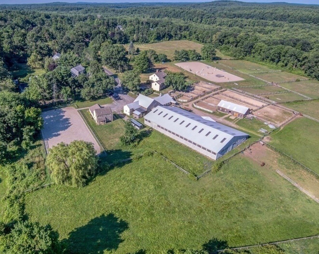 Building Photo - 253 Davis Rd