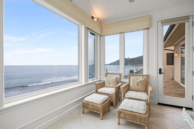 Building Photo - 3086 Solimar Beach Dr