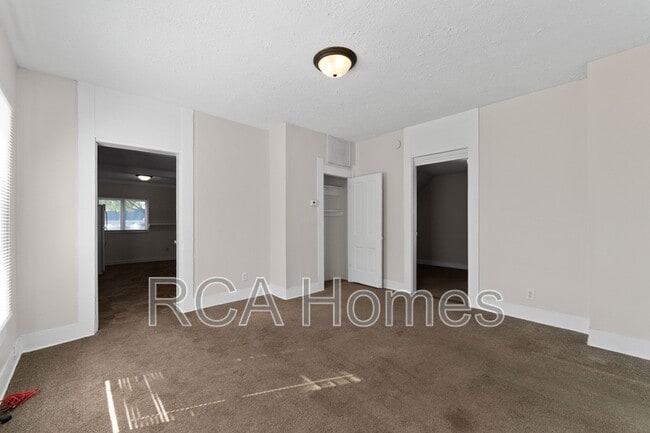 Building Photo - 446 Shelby St