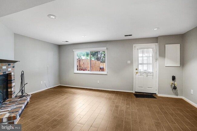 Building Photo - 5376 Harbor Ct Dr