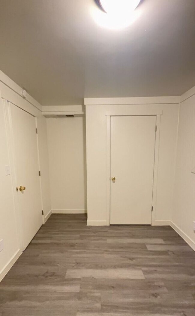 Building Photo - 363 N 800 W