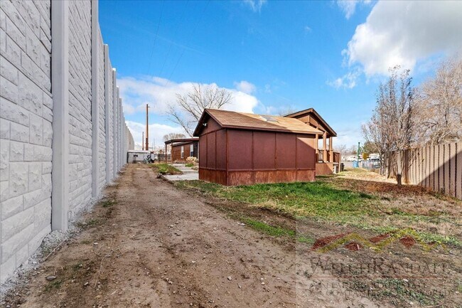 Building Photo - Beautiful 3 Bed 2 Bath Townhome in West Haven