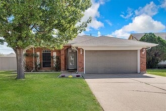Building Photo - 5803 Lakeway Ct