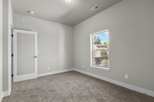 Building Photo - 5380 N Union Blvd