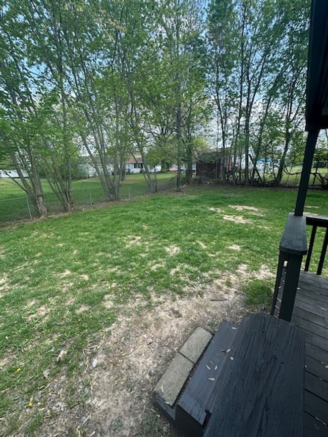 Building Photo - Free months rent with 13 month lease