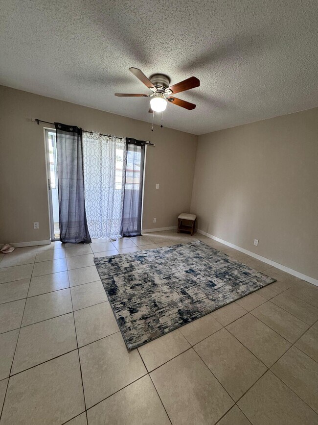 Building Photo - 16 Sussex A