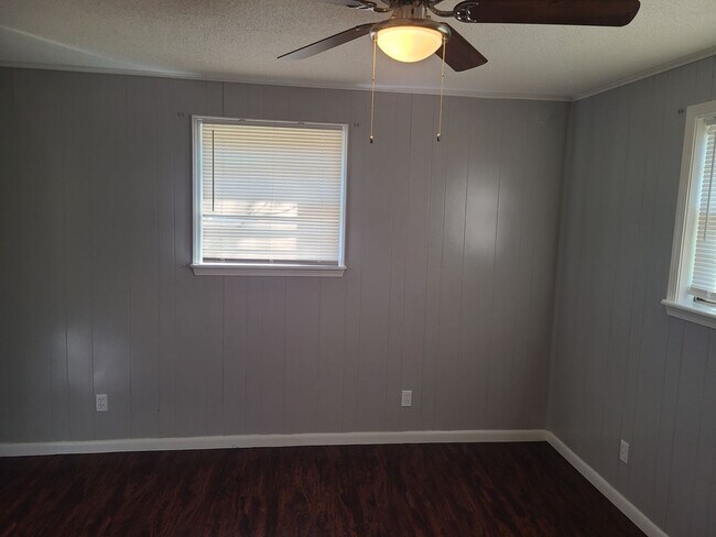 Building Photo - QUESTIONS PLEASE CONTACT LANCE GARNER 501-912-6020