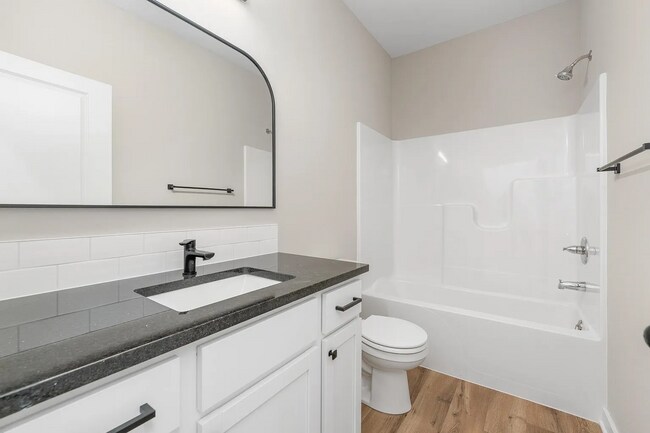 Building Photo - 2123 E Elk Rdg Ave