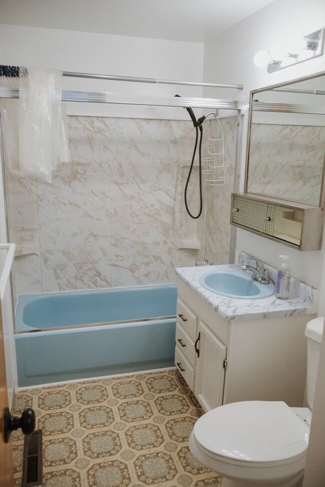 Building Photo - 213 Jefferson St