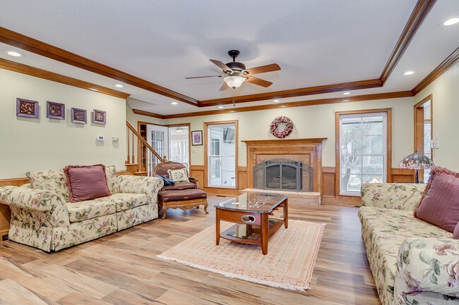 Building Photo - 4117 Knollcrest Cir N