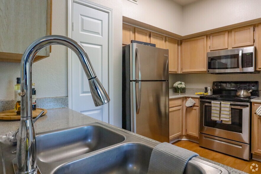 2 BR, 2 BA - 1,232 SF - Lexington Apartments