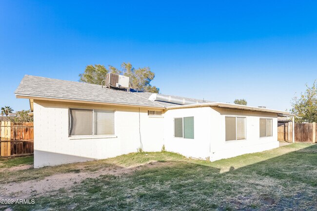 Building Photo - 7719 W Clayton Dr