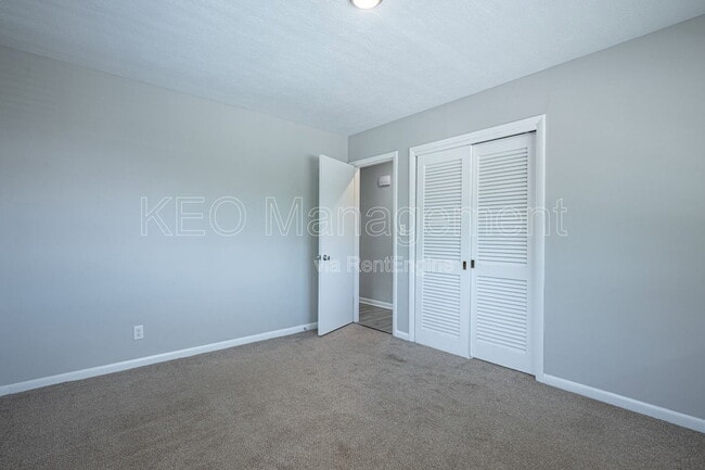 Building Photo - 3080 Southdale Dr