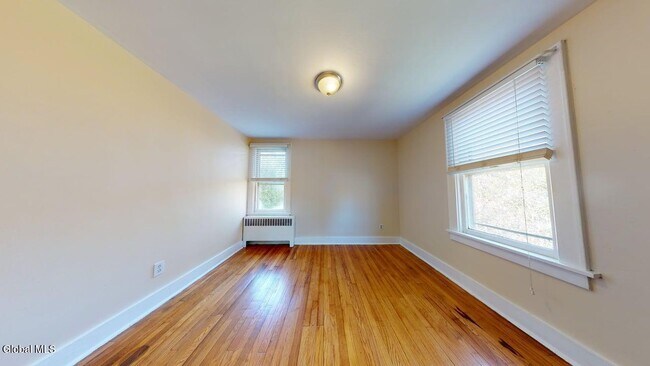 Building Photo - 63 Wellington Ave