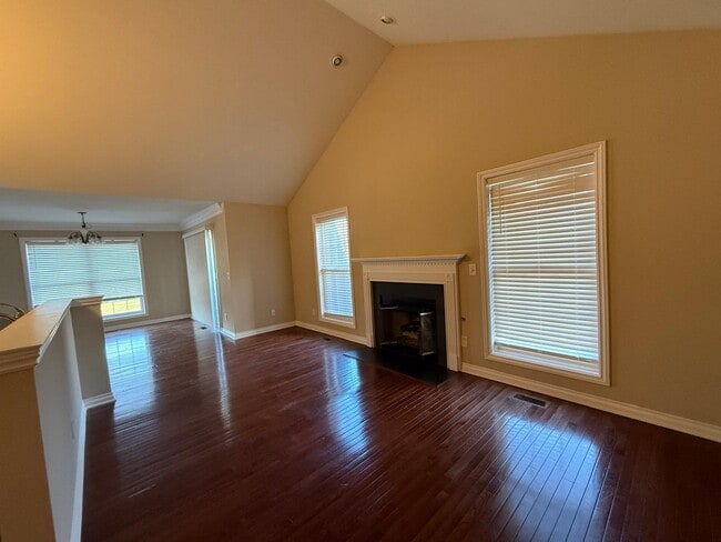 Building Photo - 5705 Hampshire Ln