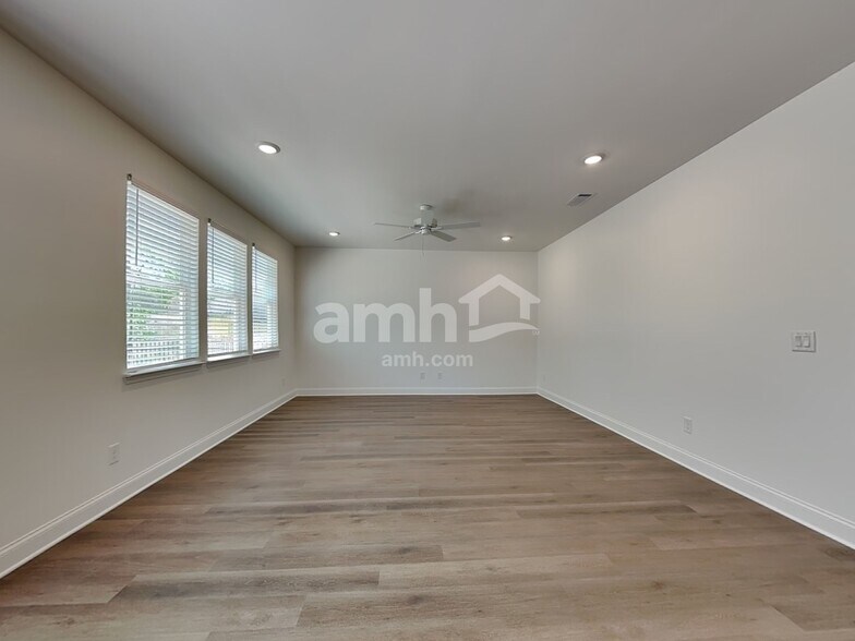 Building Photo - 190 Hickory Pointe Rd