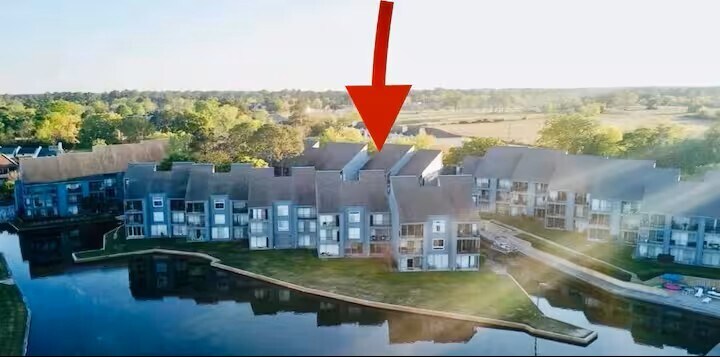 Lakeside View of Unit - 12500 Melville Dr