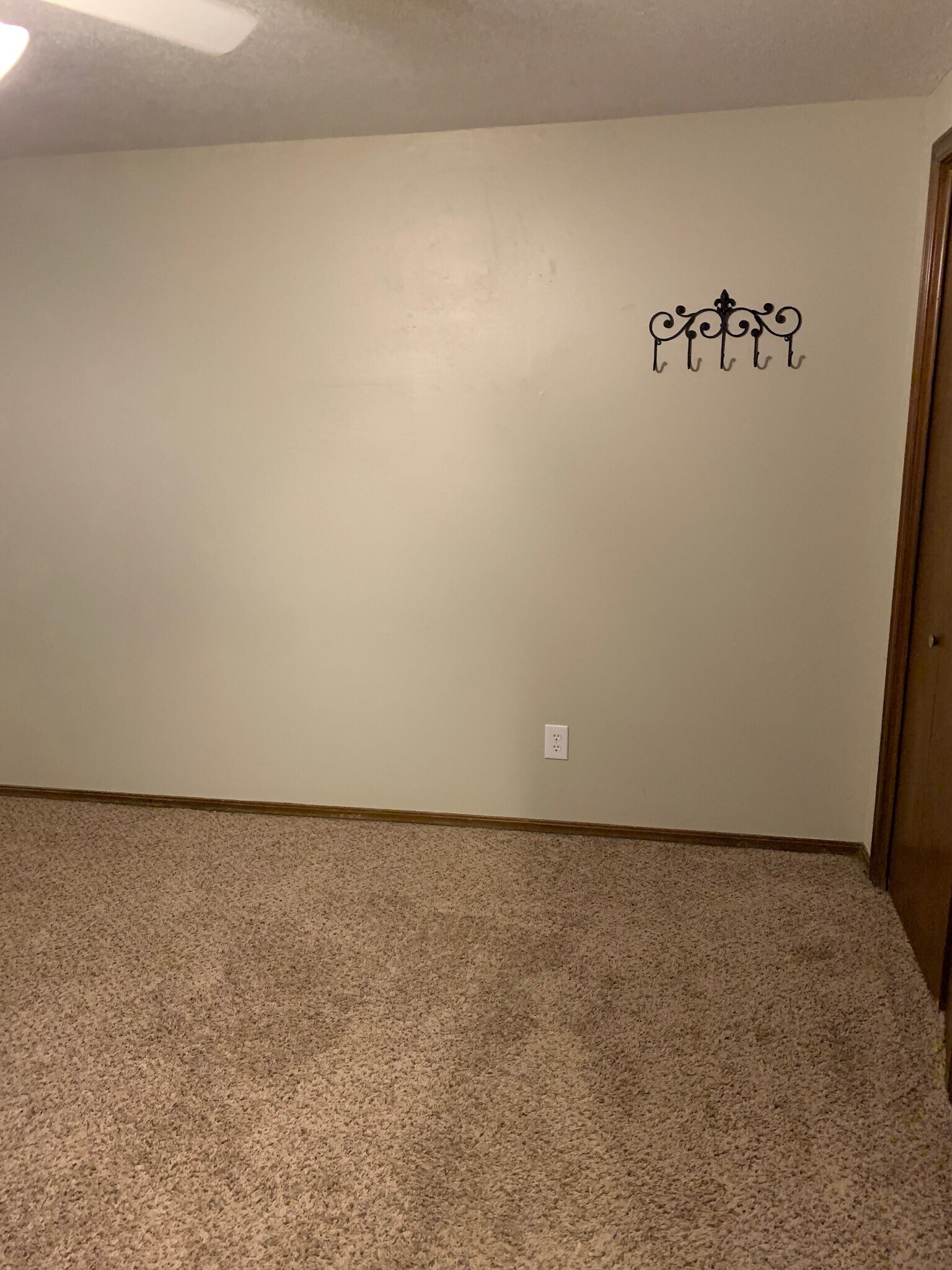 Building Photo - 641 Belle Air Ave