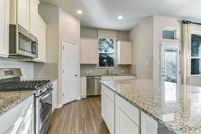Building Photo - 2311 Dillon Pond Ln