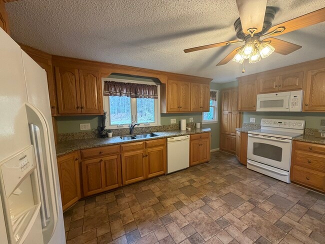 Building Photo - 131 Wells Rd