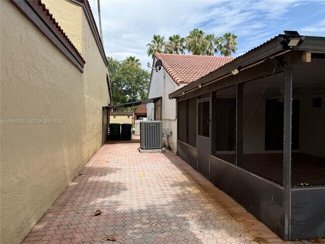 Building Photo - 17321 NW 63rd Ave