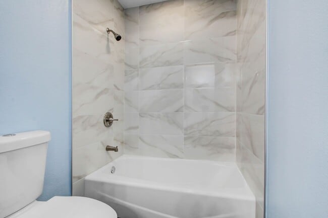 Building Photo - La Canada Townhouse In the Golf Course Com...