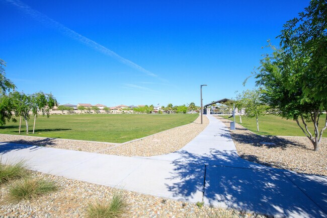 Building Photo - 8956 W Luke Ave