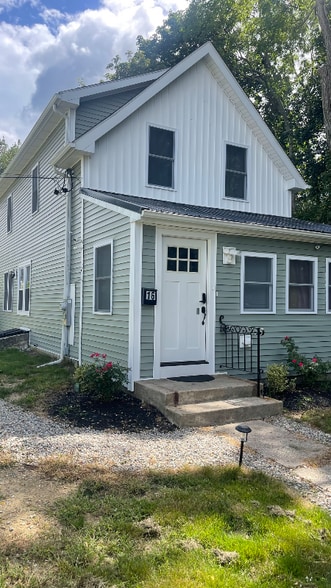 Building Photo - 16 N Main St