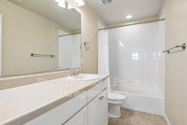 Building Photo - 963 Laramie Ln