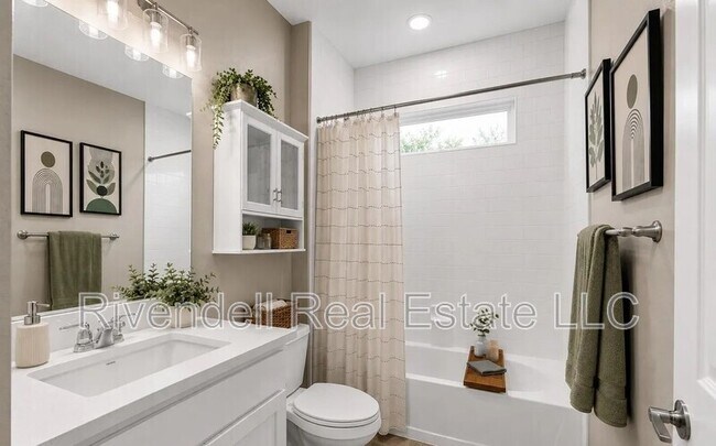 Building Photo - 13998 Shasta Daisy St