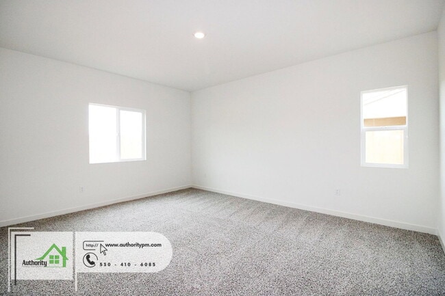 Building Photo - 2843 Hopkins Ave