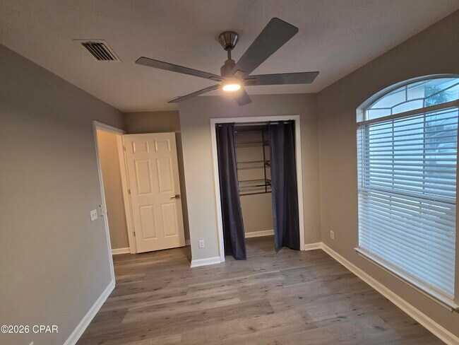 Building Photo - 5810 Sunset Ave