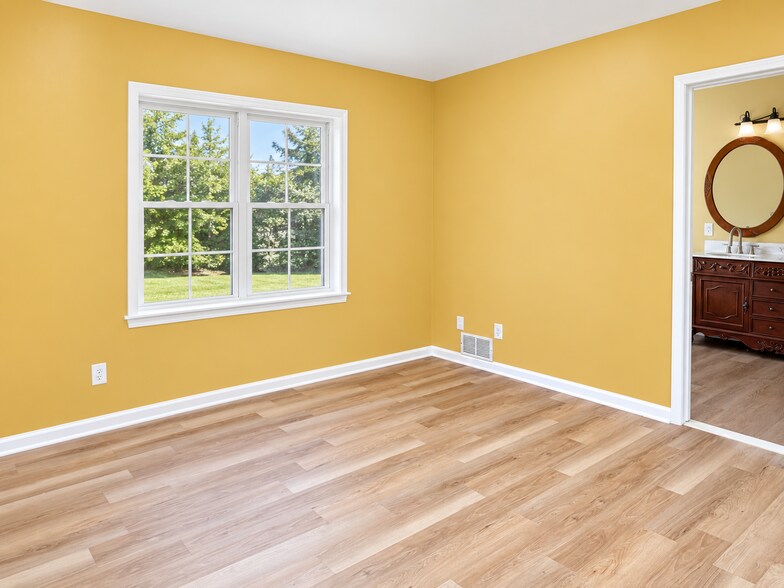 Building Photo - 9 Clearbrook Ln