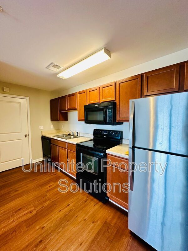 Building Photo - 376 S Kerr Ave