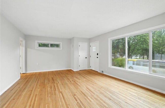 Building Photo - 188 Cleveland Ave S