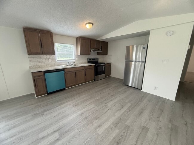 Building Photo - Galivants Ferry - 3 Bedroom / 2 Bathroom M...