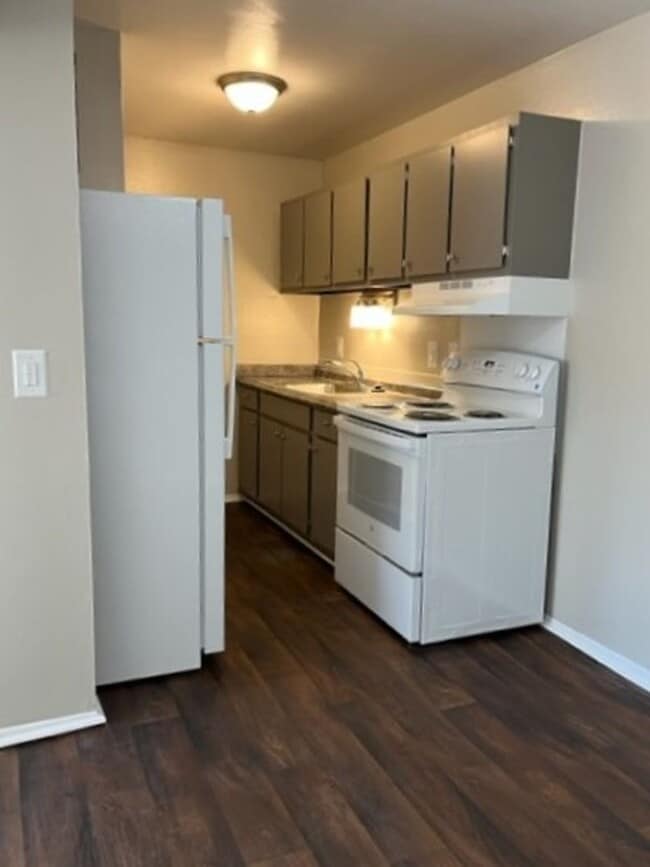 Building Photo - Charming 1 Bedroom/1 Bath near Downtown Rochester!