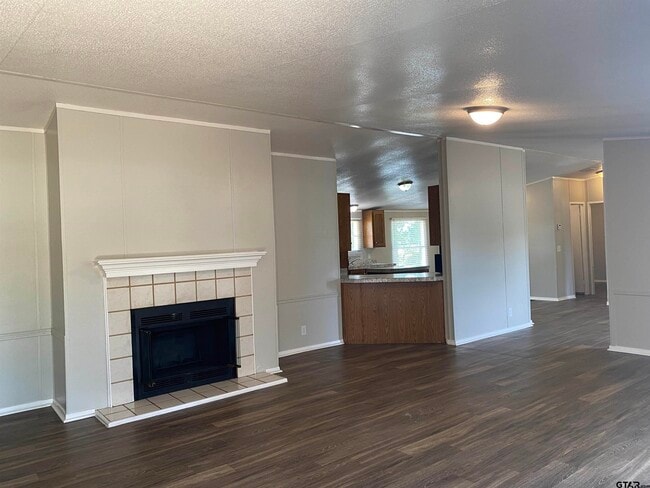 Building Photo - 22944 Shell Shore Dr
