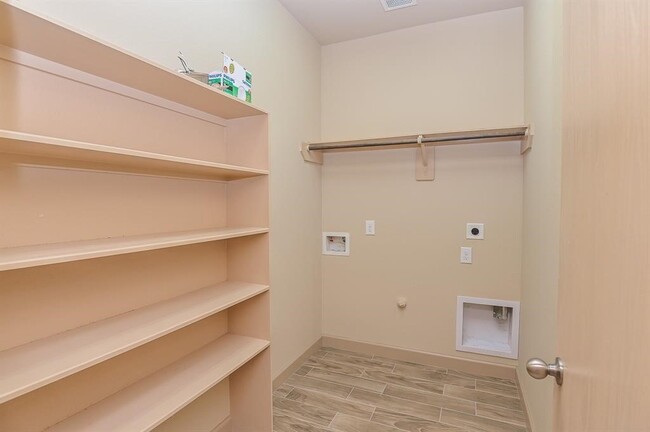 Building Photo - 5502 Floral Valley Ln