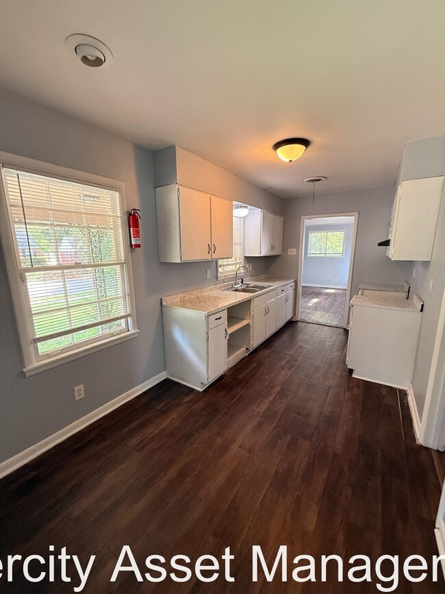 Building Photo - 3692 Huntingdon Ln