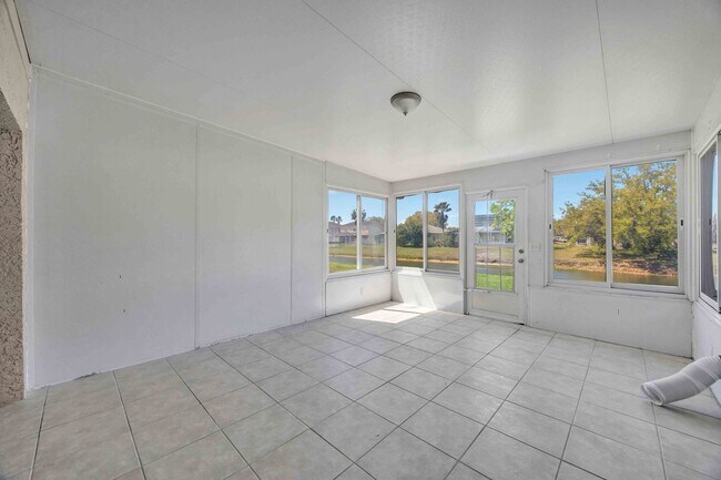 Building Photo - 727 Kensington Lake Cir