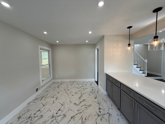 Building Photo - 1471 Frances Ln