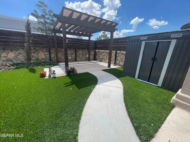Building Photo - 11726 Dos Palmas Dr