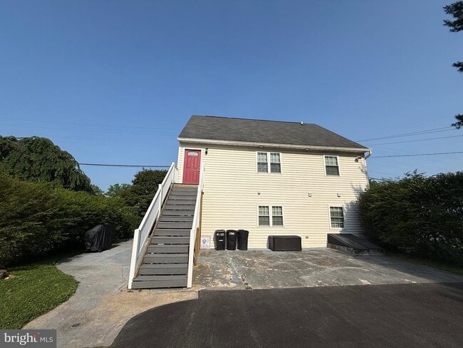 Building Photo - 116 Hanover Pike